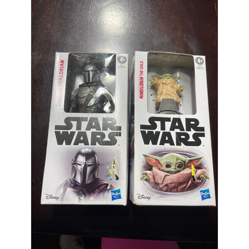 Star Wars The Mandalorian Grogu and Mando Collectible Figures Set